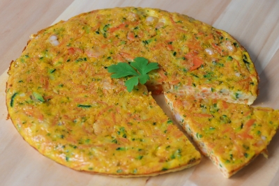 Omelete de forno de legumes e camarão