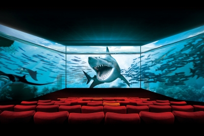 Vem aí a primeira sala de cinema com ecrãs laterais