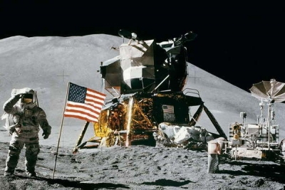 Um serão especial para assinalar a chegada de Armstrong e Aldrin à Lua